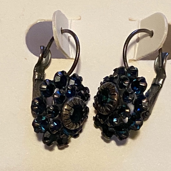 Gorgeous Earrings - Picture 3 of 4